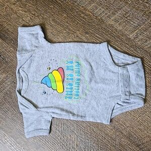 Grunt style poop onesie